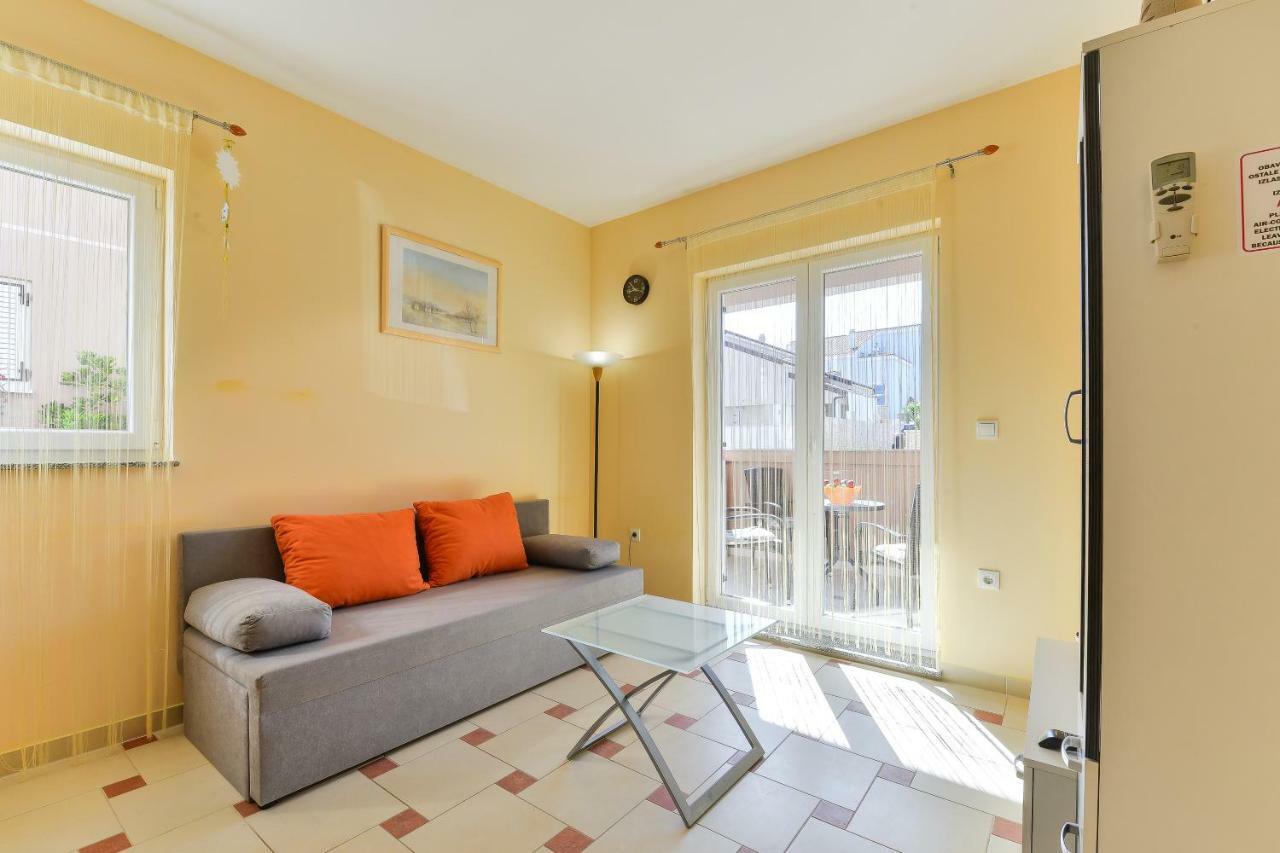 Apartments Dakovic Pakoštane エクステリア 写真